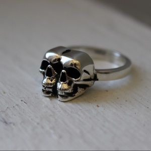 Skull ring